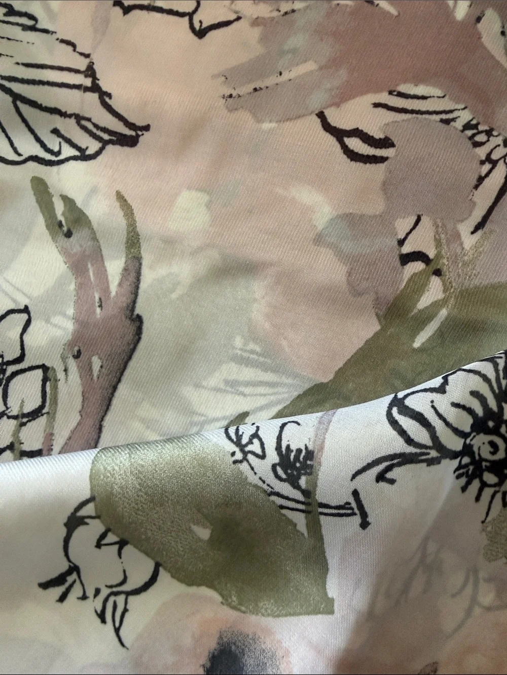 Vince Camuto Pink and Cream Floral light weight scarf